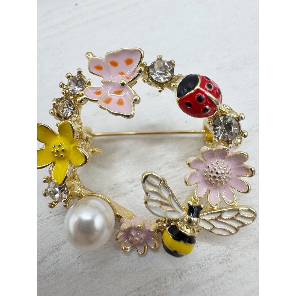 NEW Whimsical Fairycore Bee Butterfly Ladybug Flower Enamel Circle Brooch